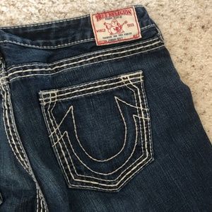 True Religion Straight Leg Jeans SIZE 32